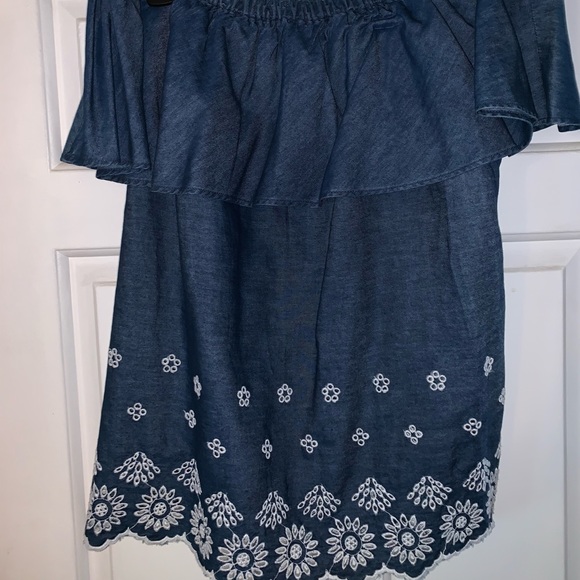 Off the shoulder top - Picture 2 of 2